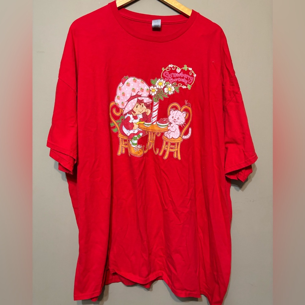 GILDAN STRAWBERRY SHORTCAKE Vintage Retro Cotton Graphic T-Shirt